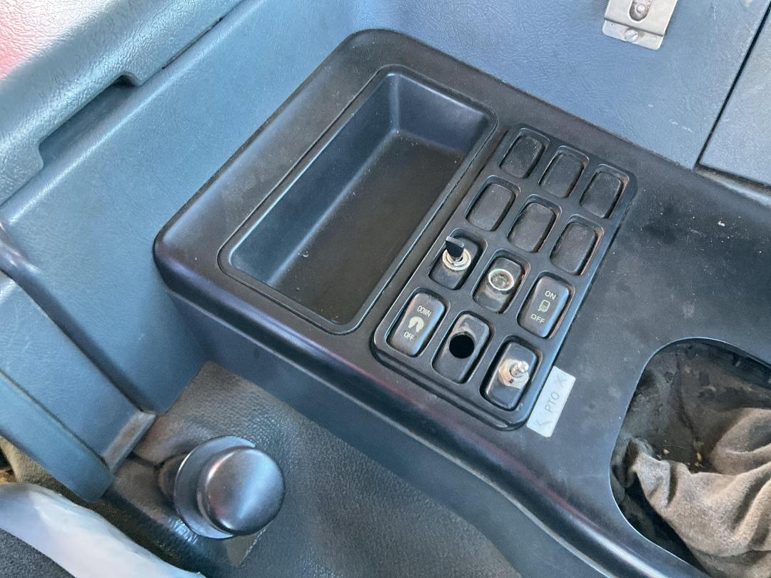 Photo '16' of Mitsubishi Shogun FP350G3 Tractor Unit Crane