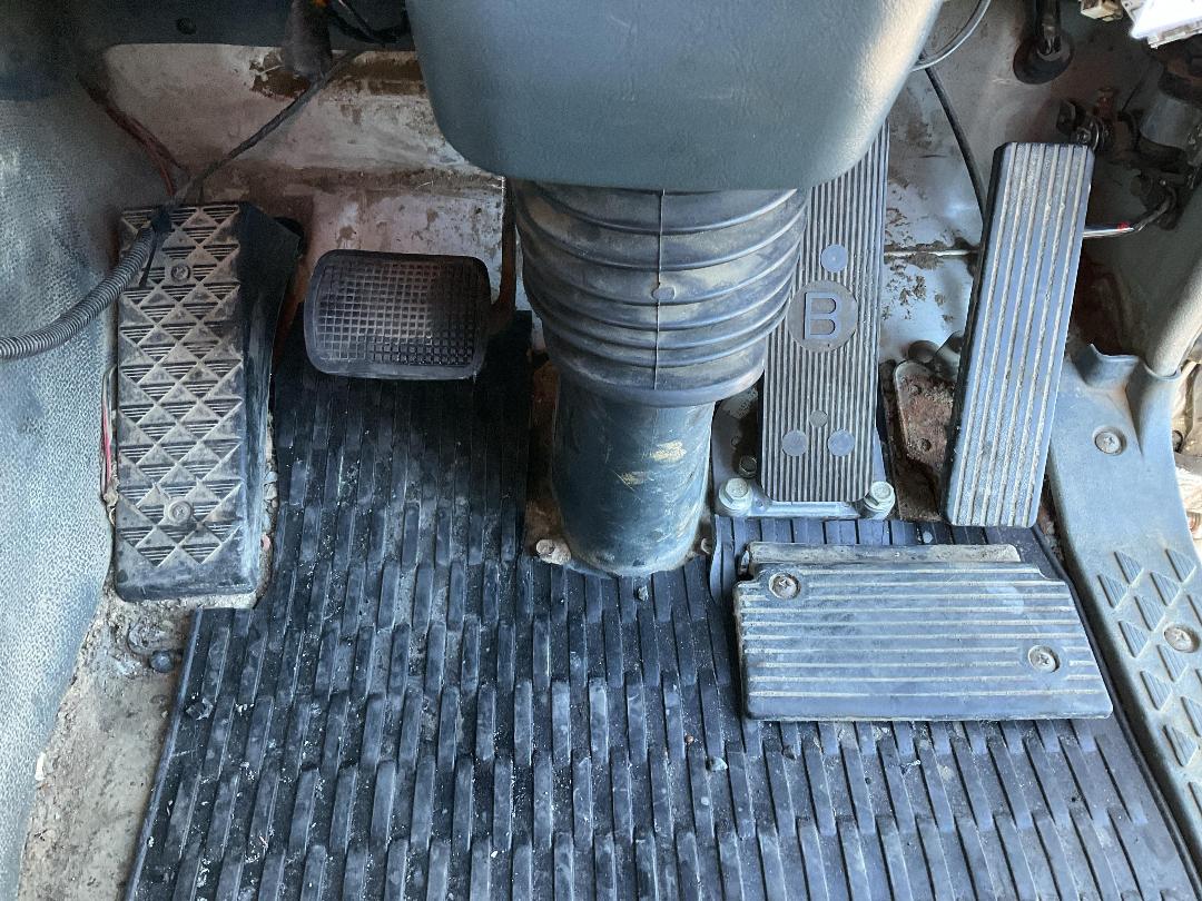 Photo '14' of Mitsubishi Shogun FP350G3 Tractor Unit Crane