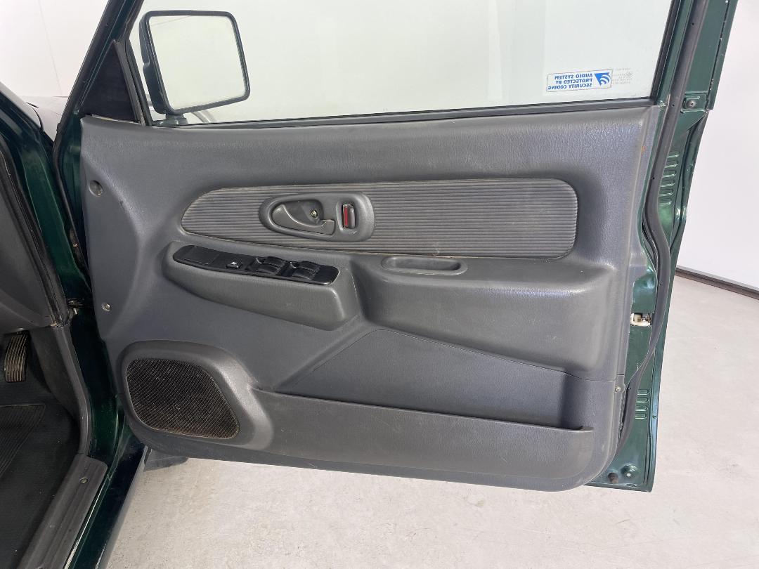 Photo '13' of Mitsubishi Triton DBL CAB Photo '13' of Mitsubishi Triton DBL CAB