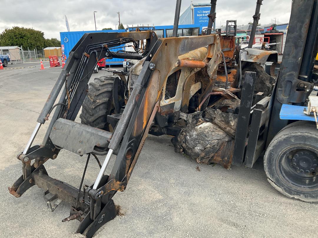 Photo '9' of New Holland TL90 Excavator