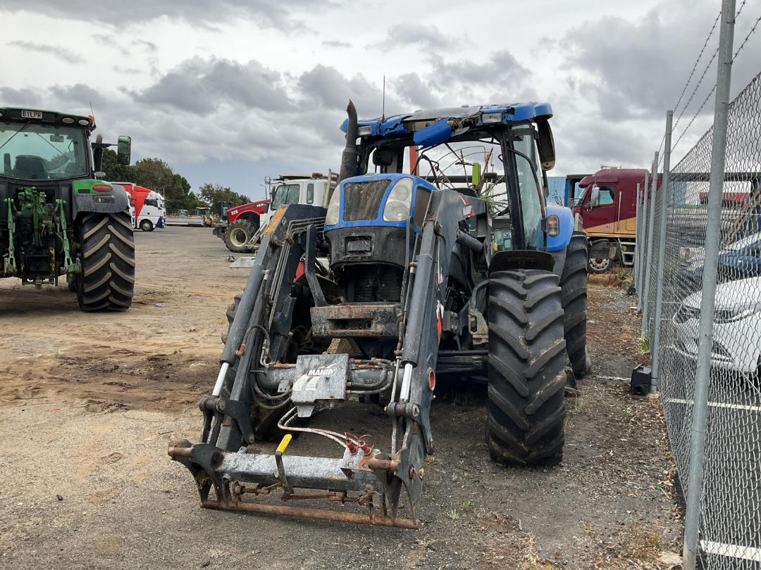 Photo '7' of New Holland TS100SR Tractor Photo '7' of New Holland TS100SR Tractor