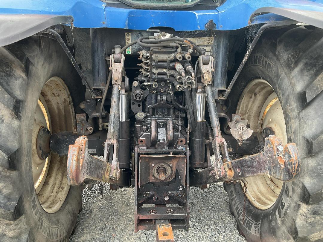 Photo '9' of NEW HOLLAND TS135A Tractor Photo '9' of NEW HOLLAND TS135A Tractor