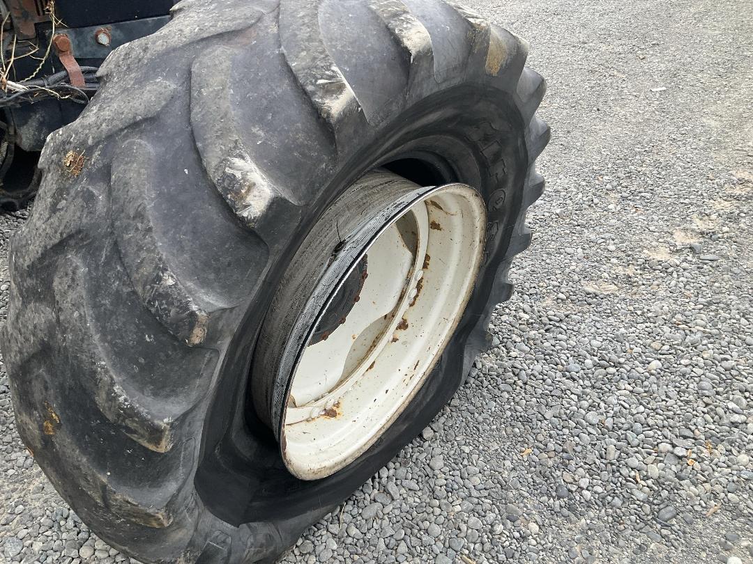 Photo '11' of NEW HOLLAND TS135A Tractor Photo '11' of NEW HOLLAND TS135A Tractor