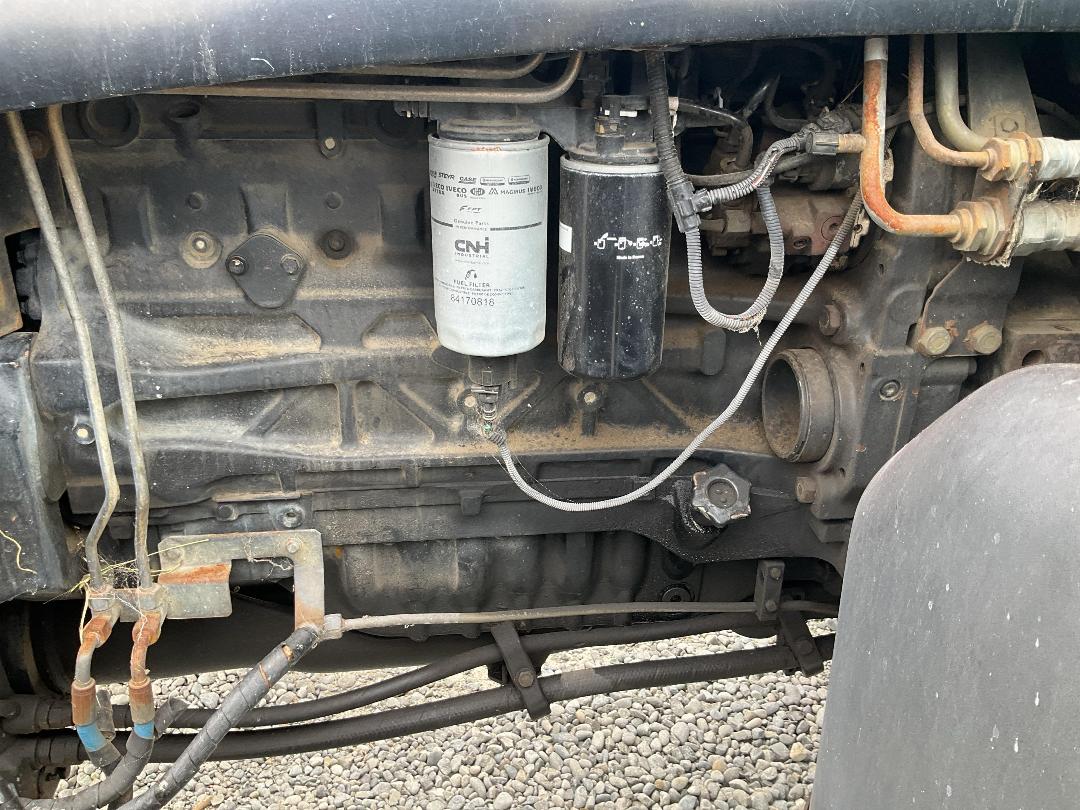 Photo '21' of NEW HOLLAND TS135A Tractor Photo '21' of NEW HOLLAND TS135A Tractor