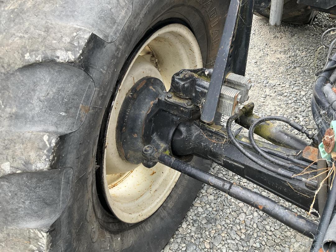 Photo '26' of NEW HOLLAND TS135A Tractor Photo '26' of NEW HOLLAND TS135A Tractor