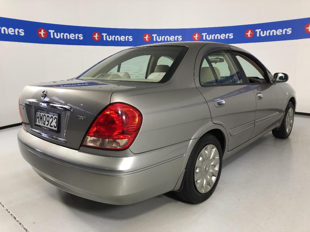 Photo '7' of Nissan Bluebird