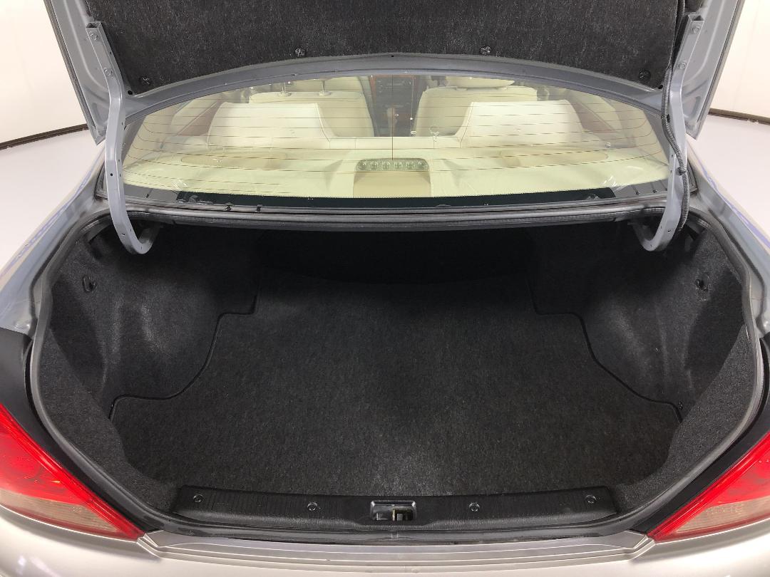 Photo '14' of Nissan Bluebird