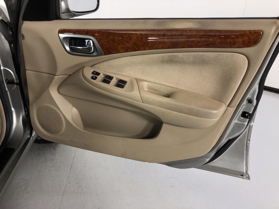 Photo '15' of Nissan Bluebird