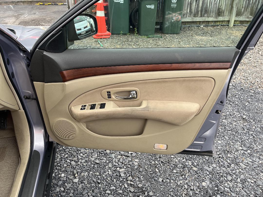 Photo '13' of Nissan Bluebird Sylphy Photo '13' of Nissan Bluebird Sylphy