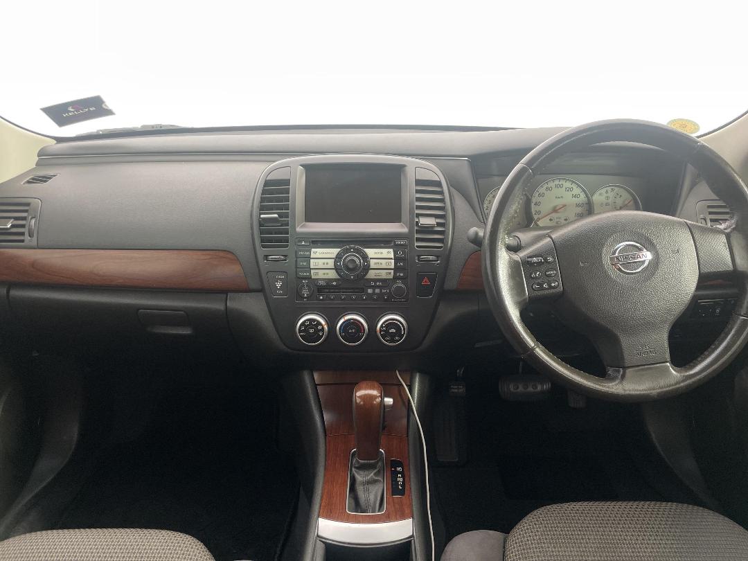 Photo '17' of Nissan Bluebird