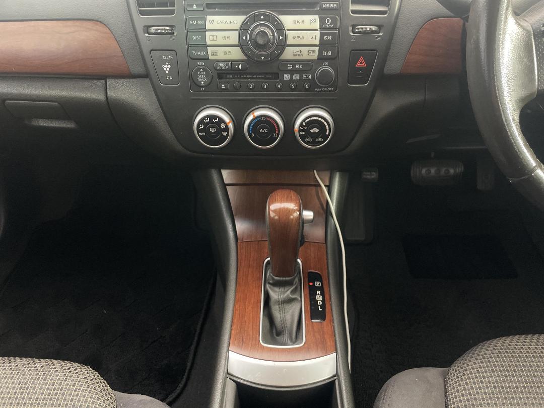 Photo '18' of Nissan Bluebird