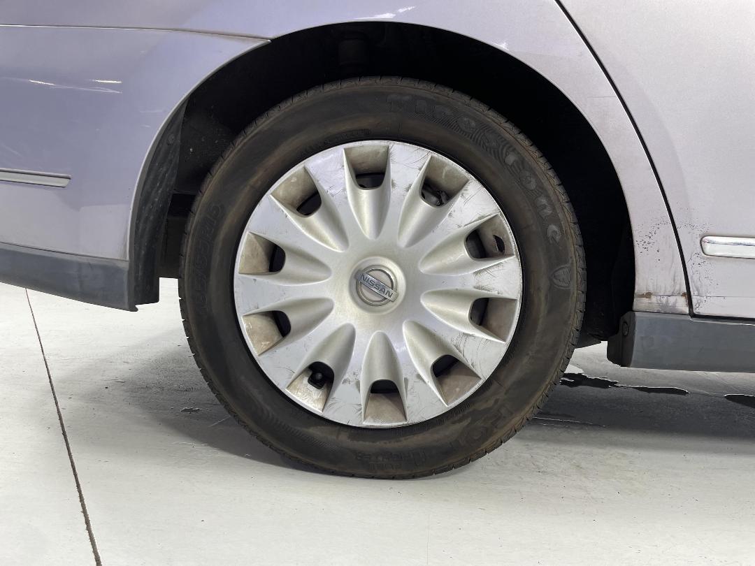 Photo '12' of Nissan Bluebird Photo '12' of Nissan Bluebird