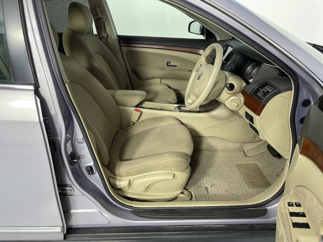 Photo '16' of Nissan Bluebird Photo '16' of Nissan Bluebird