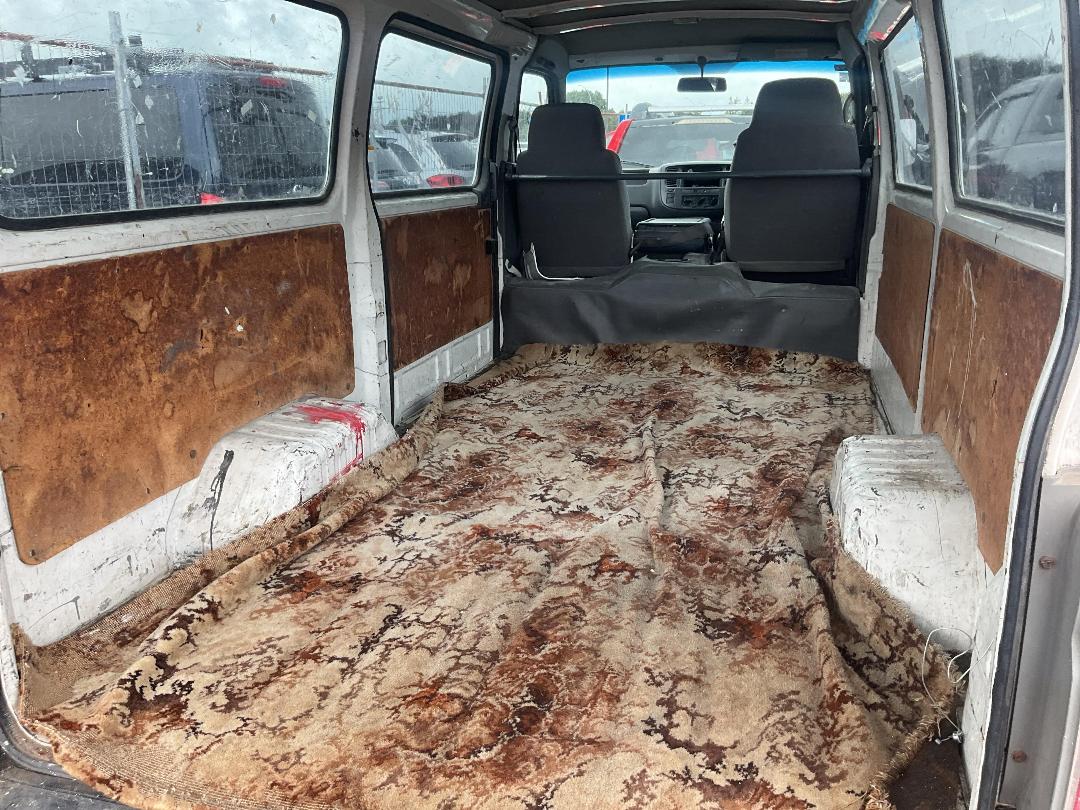 Photo '6' of Nissan Caravan