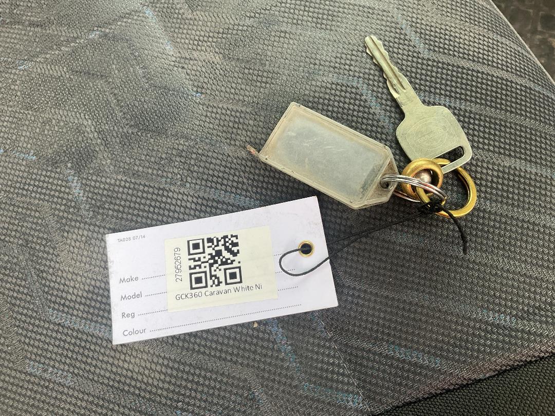 Photo '14' of Nissan Caravan