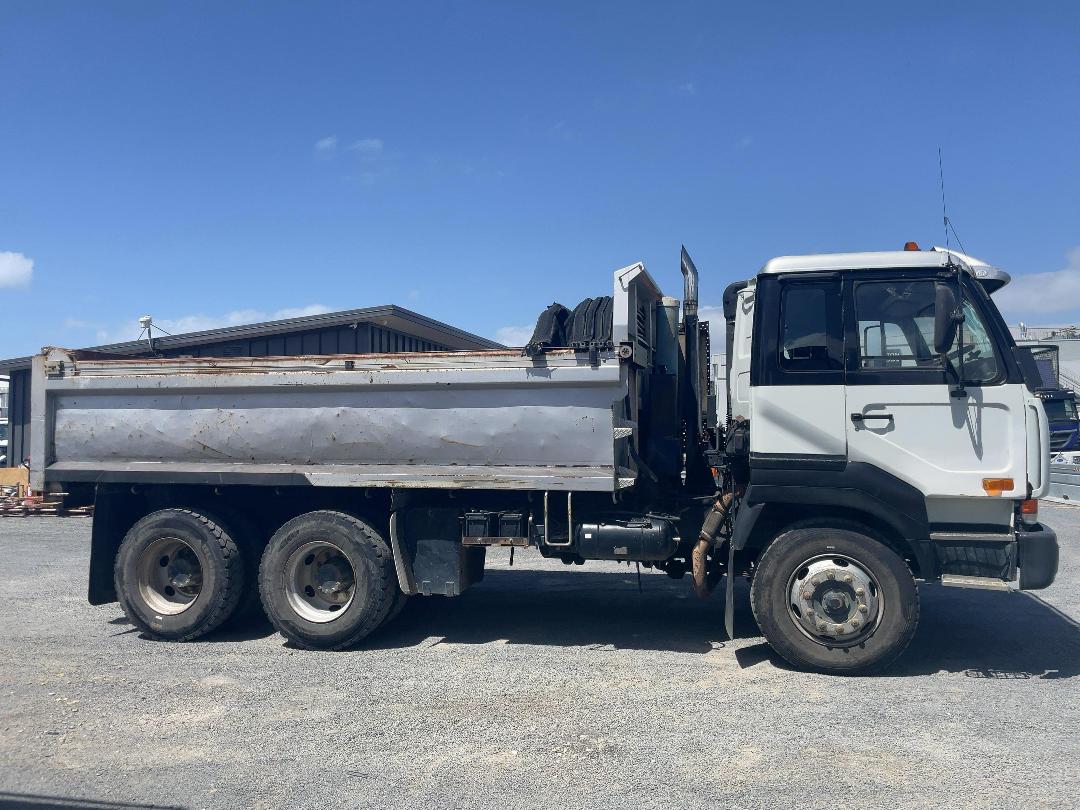 Photo '3' of Nissan Diesel CW400S Tipper Photo '3' of Nissan Diesel CW400S Tipper