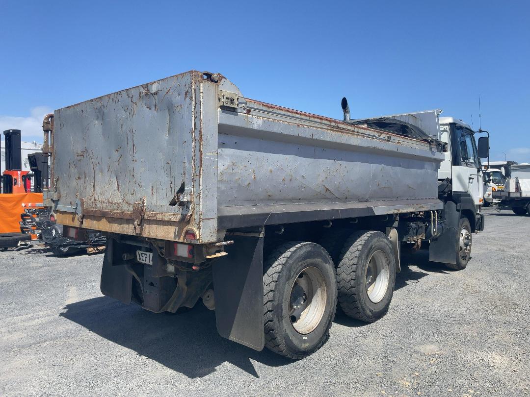 Photo '4' of Nissan Diesel CW400S Tipper Photo '4' of Nissan Diesel CW400S Tipper