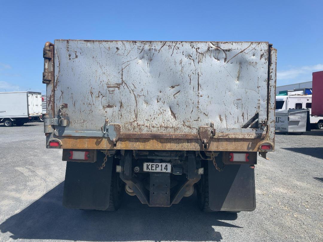 Photo '5' of Nissan Diesel CW400S Tipper Photo '5' of Nissan Diesel CW400S Tipper