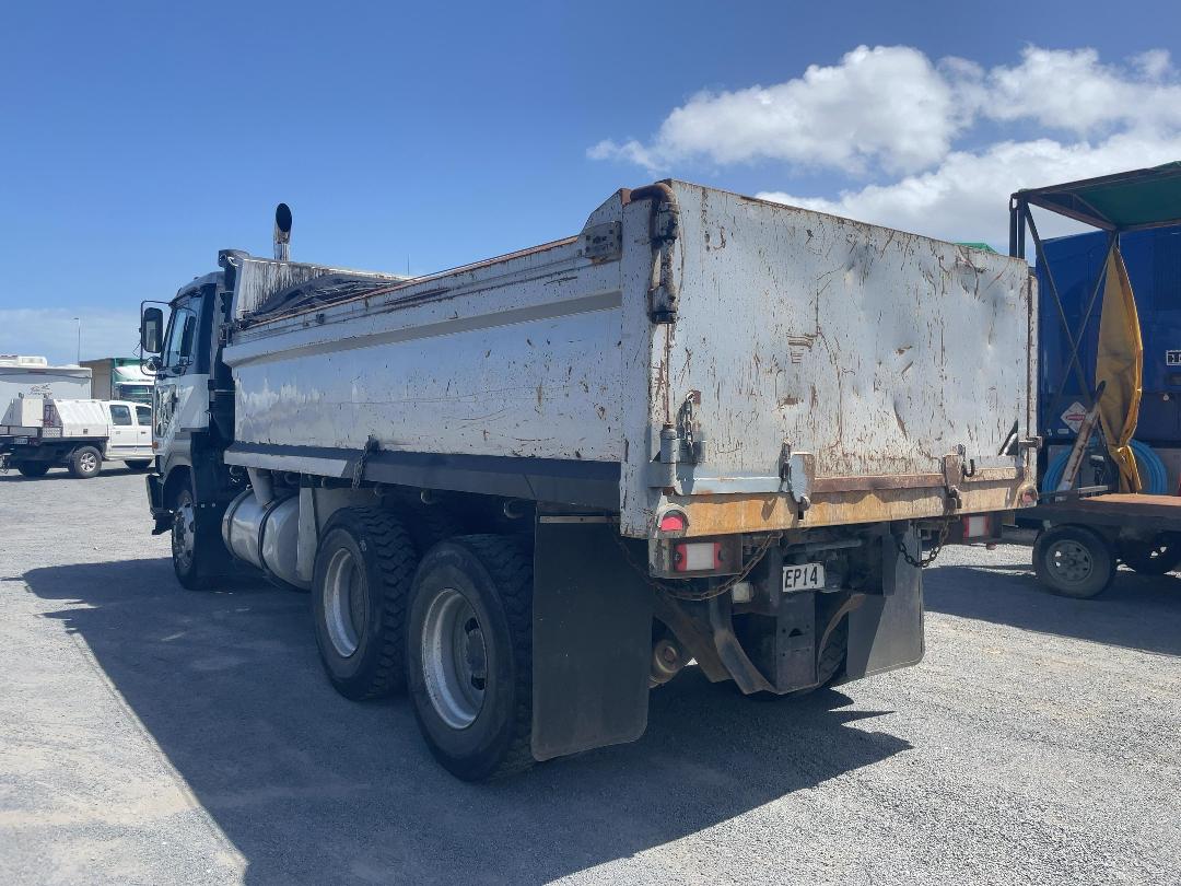 Photo '6' of Nissan Diesel CW400S Tipper Photo '6' of Nissan Diesel CW400S Tipper
