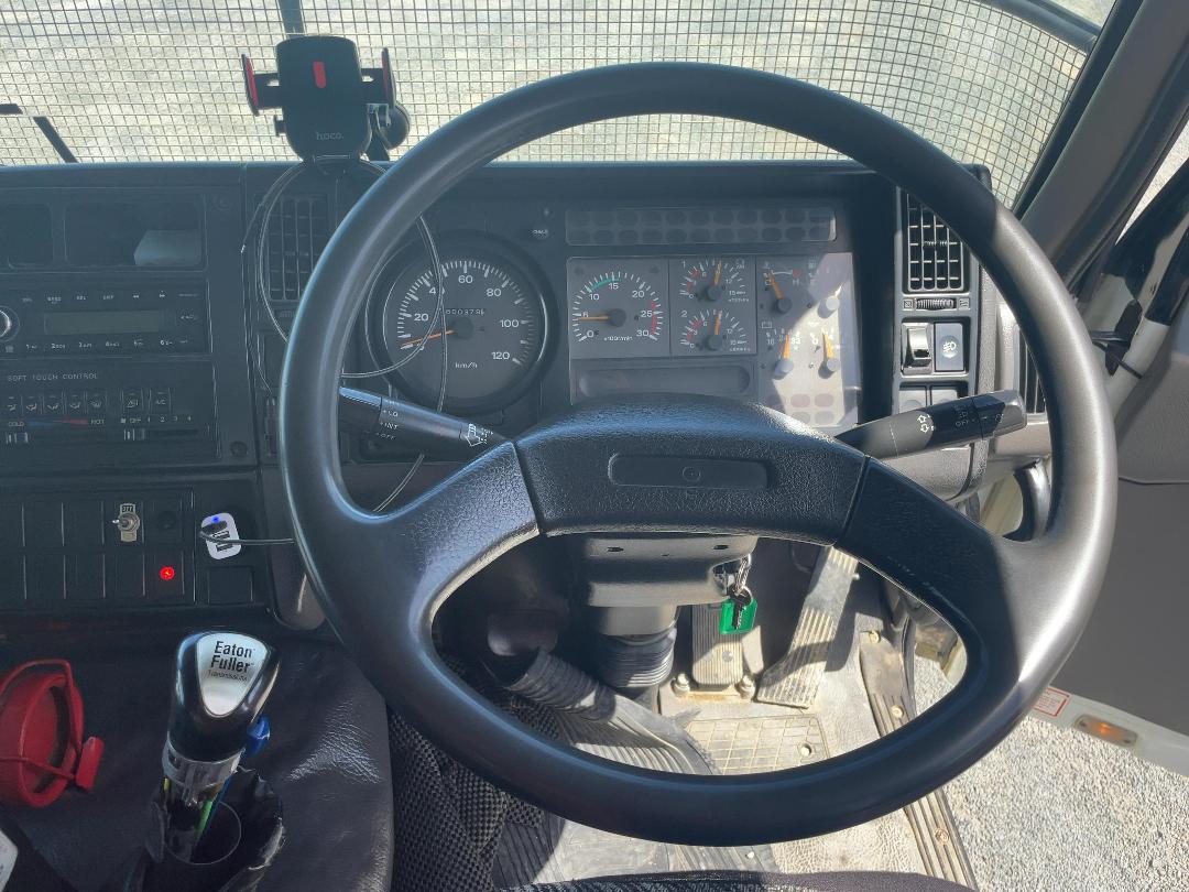 Photo '14' of Nissan Diesel CW400S Tipper Photo '14' of Nissan Diesel CW400S Tipper