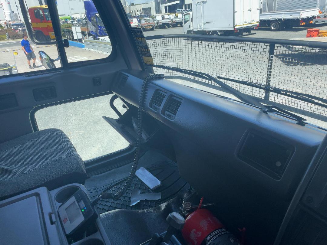 Photo '19' of Nissan Diesel CW400S Tipper Photo '19' of Nissan Diesel CW400S Tipper