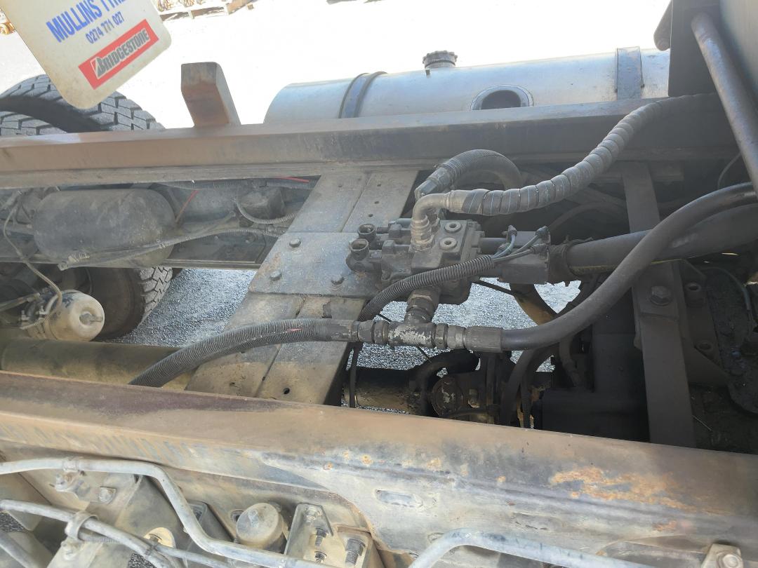 Photo '23' of Nissan Diesel CW400S Tipper Photo '23' of Nissan Diesel CW400S Tipper