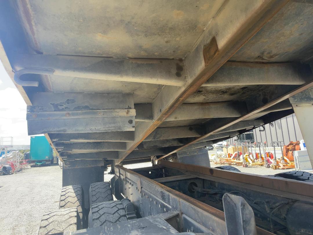 Photo '25' of Nissan Diesel CW400S Tipper Photo '25' of Nissan Diesel CW400S Tipper