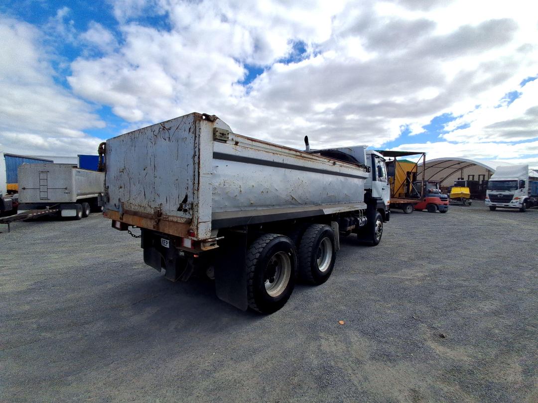 Photo '4' of Nissan Diesel CW400S Tipper