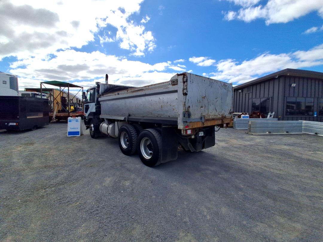 Photo '6' of Nissan Diesel CW400S Tipper