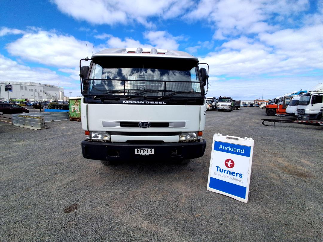 Photo '10' of Nissan Diesel CW400S Tipper