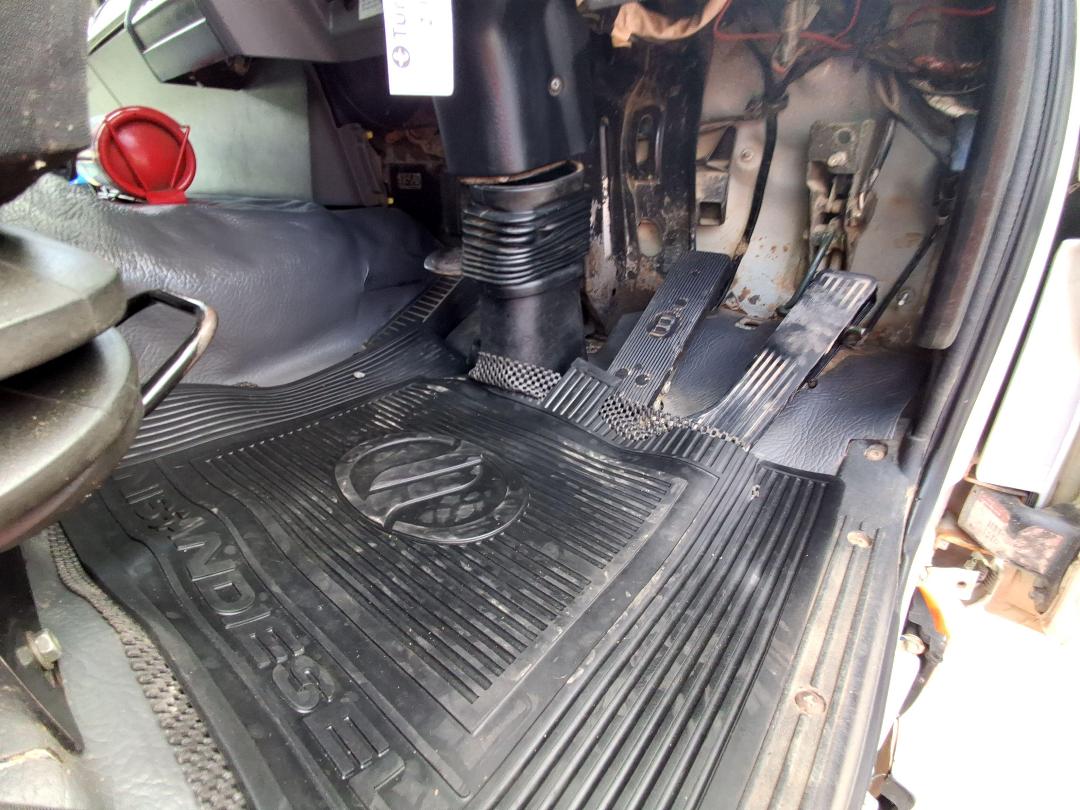 Photo '13' of Nissan Diesel CW400S Tipper