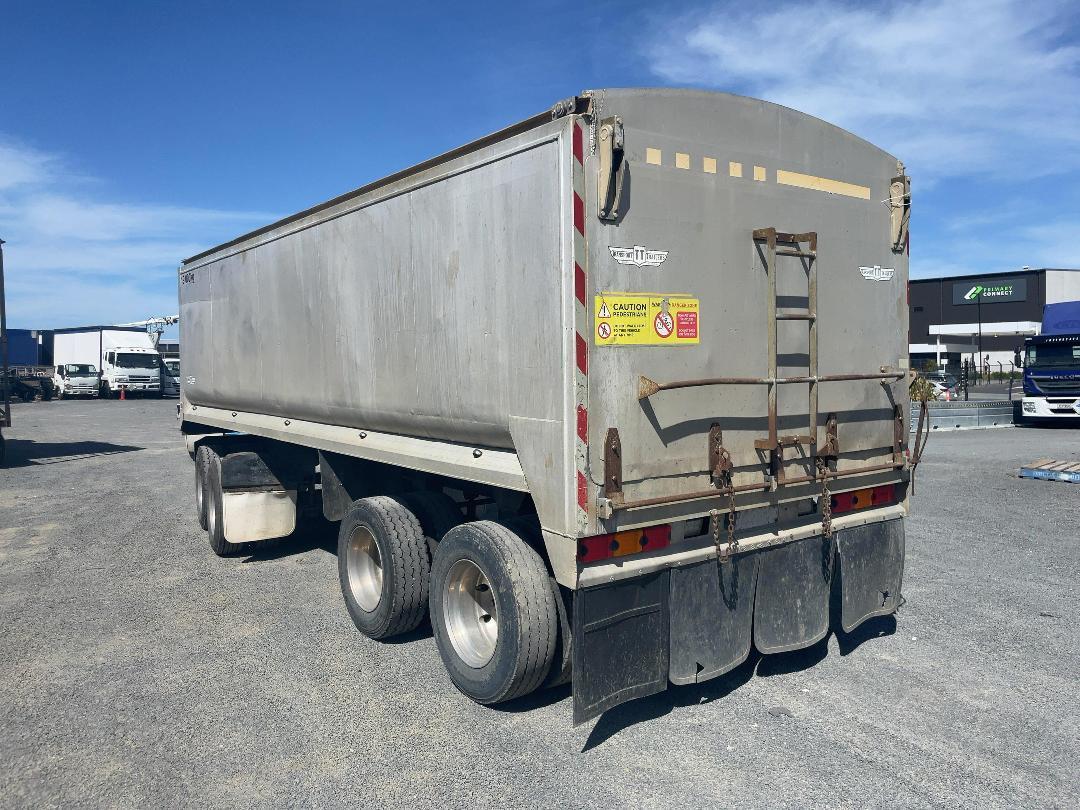 Photo '40' of Nissan Diesel CW400S Tipper