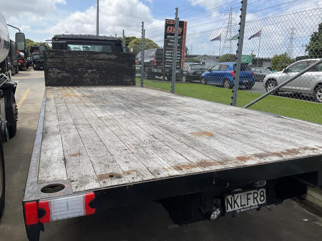 Photo '27' of Nissan Diesel MK235 Flat Deck