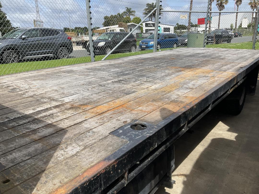 Photo '28' of Nissan Diesel MK235 Flat Deck