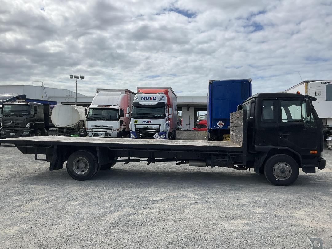 Photo '3' of Nissan Diesel MK235 Flat Deck