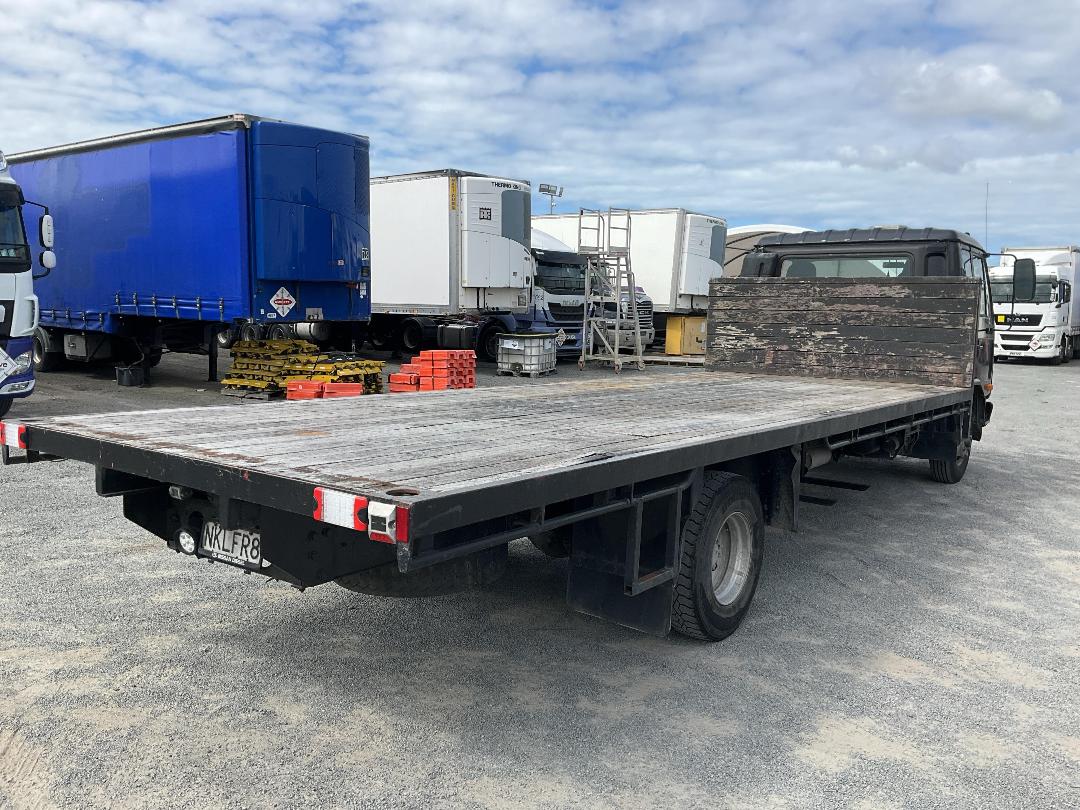 Photo '4' of Nissan Diesel MK235 Flat Deck