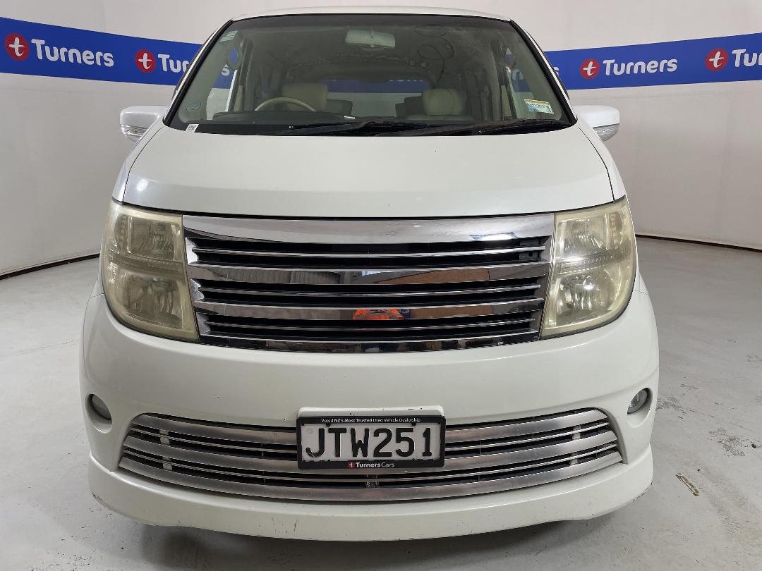 Photo '2' of Nissan Elgrand