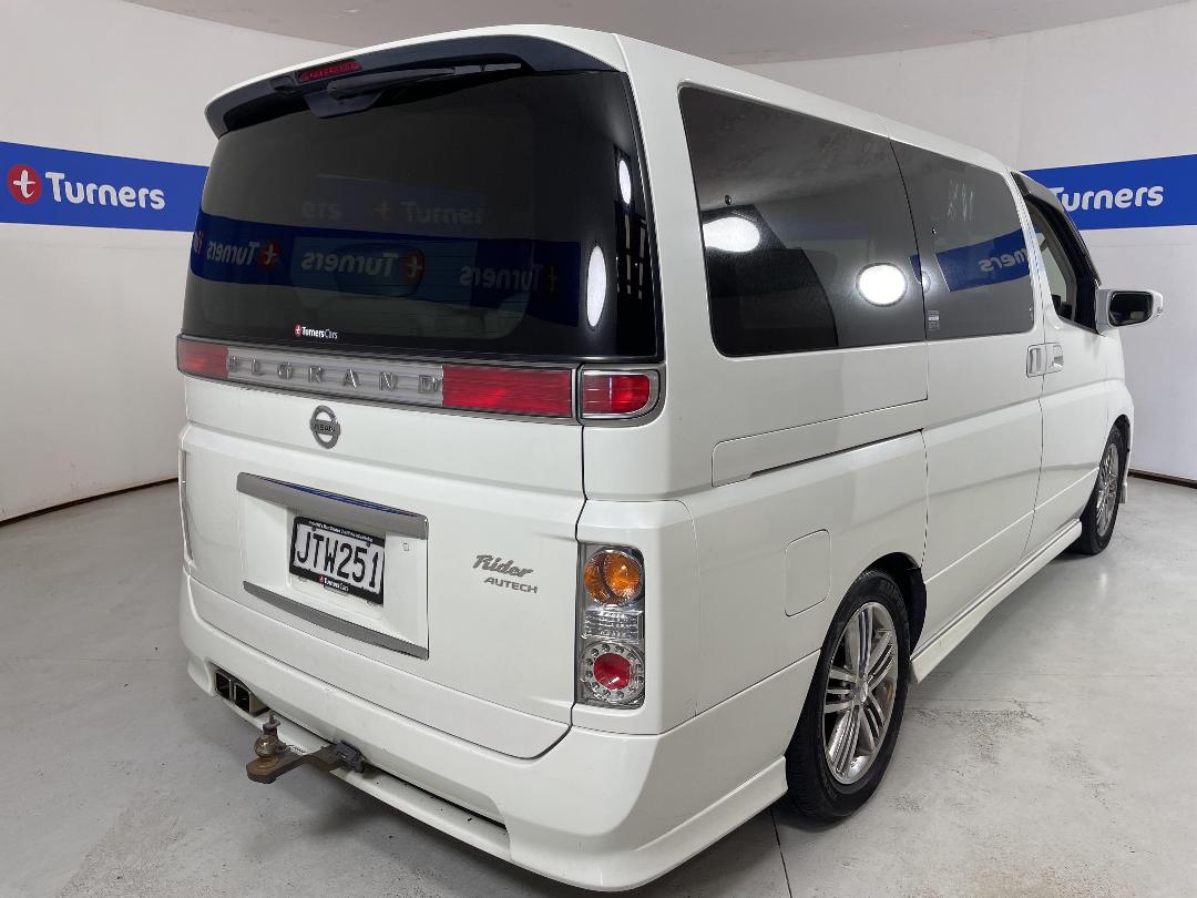 Photo '7' of Nissan Elgrand