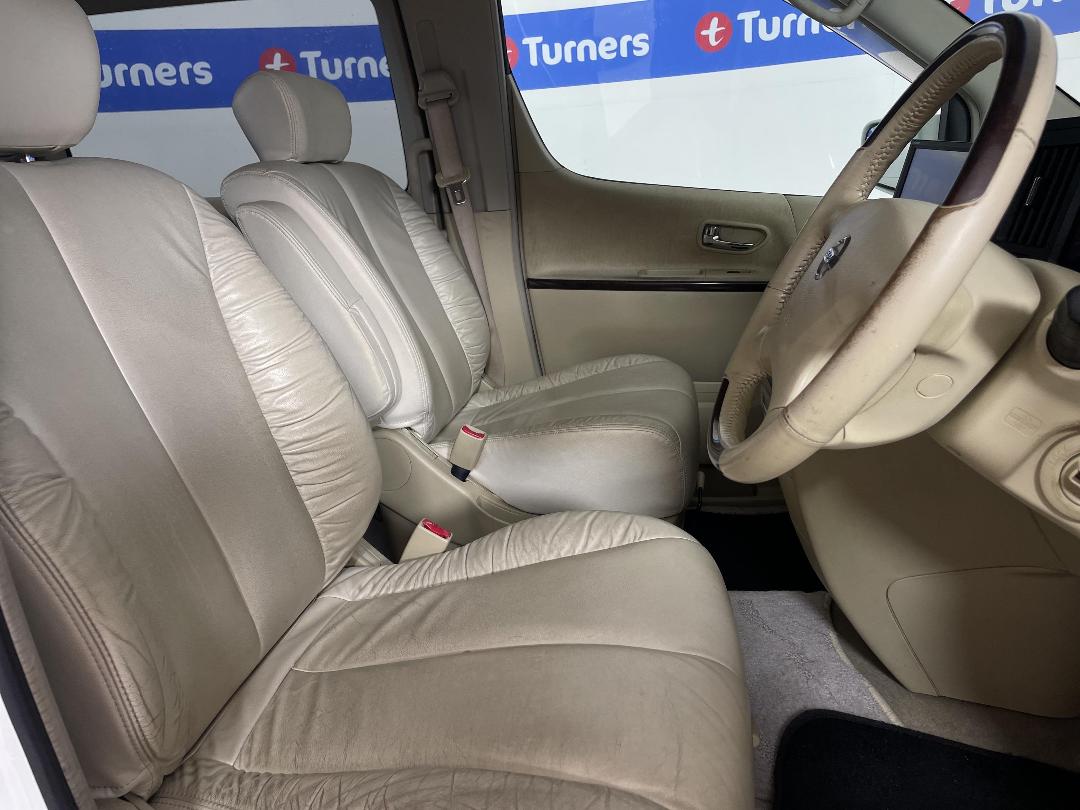 Photo '16' of Nissan Elgrand