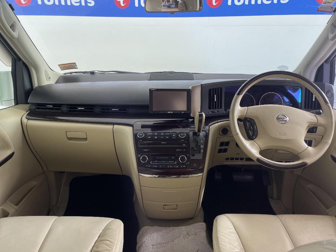 Photo '17' of Nissan Elgrand