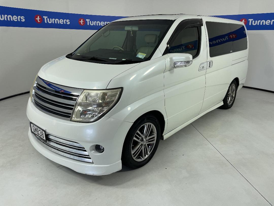 Photo '4' of Nissan Elgrand Photo '4' of Nissan Elgrand