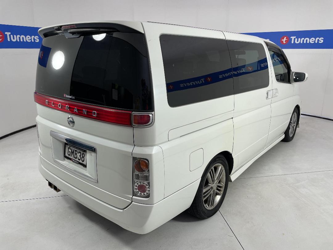Photo '7' of Nissan Elgrand Photo '7' of Nissan Elgrand