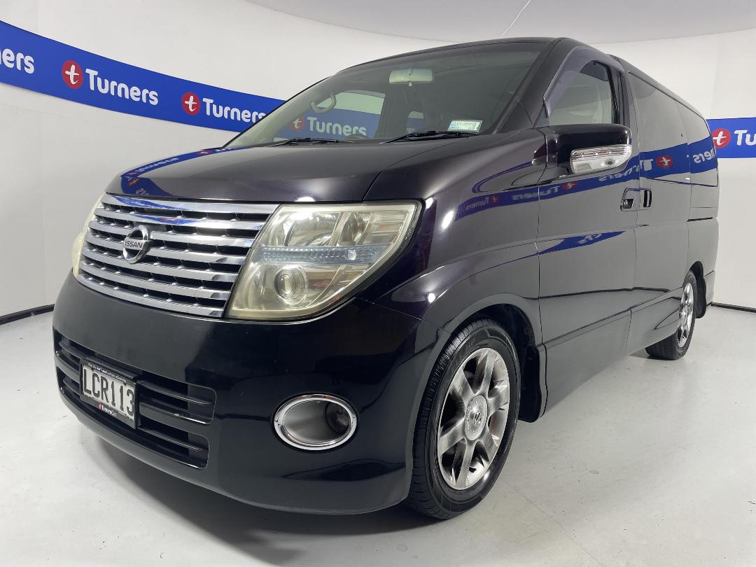 Photo '4' of Nissan Elgrand Photo '4' of Nissan Elgrand