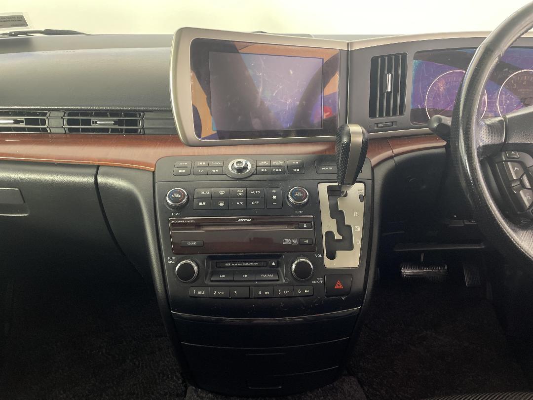 Photo '18' of Nissan Elgrand Photo '18' of Nissan Elgrand