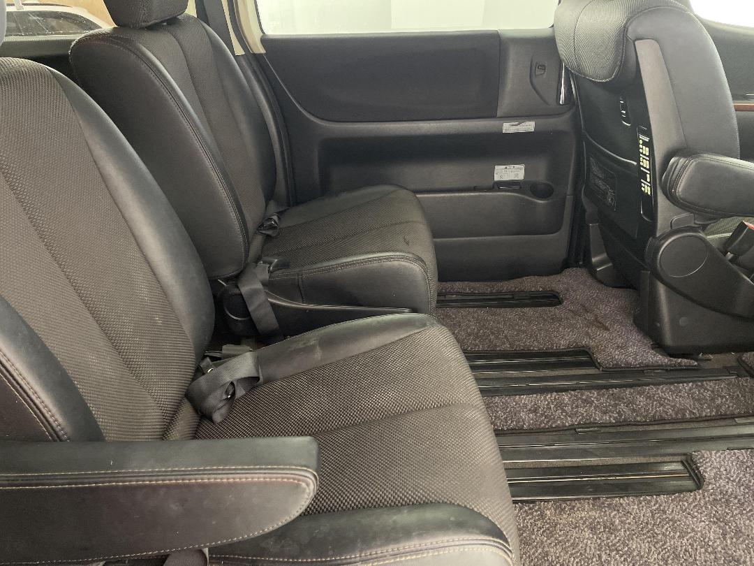 Photo '19' of Nissan Elgrand Photo '19' of Nissan Elgrand