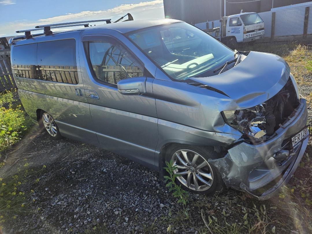 Photo '4' of Nissan Elgrand Photo '4' of Nissan Elgrand