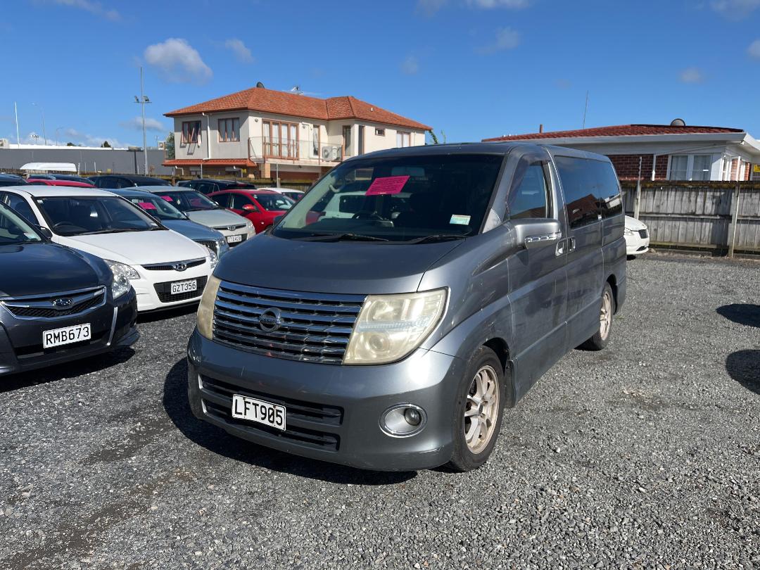 Photo '3' of Nissan Elgrand Photo '3' of Nissan Elgrand