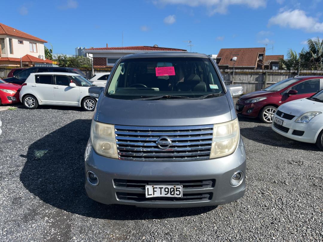 Photo '2' of Nissan Elgrand Photo '2' of Nissan Elgrand