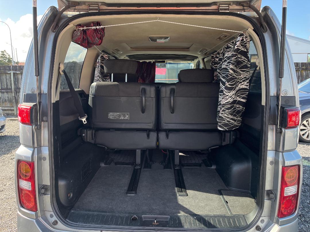 Photo '7' of Nissan Elgrand Photo '7' of Nissan Elgrand