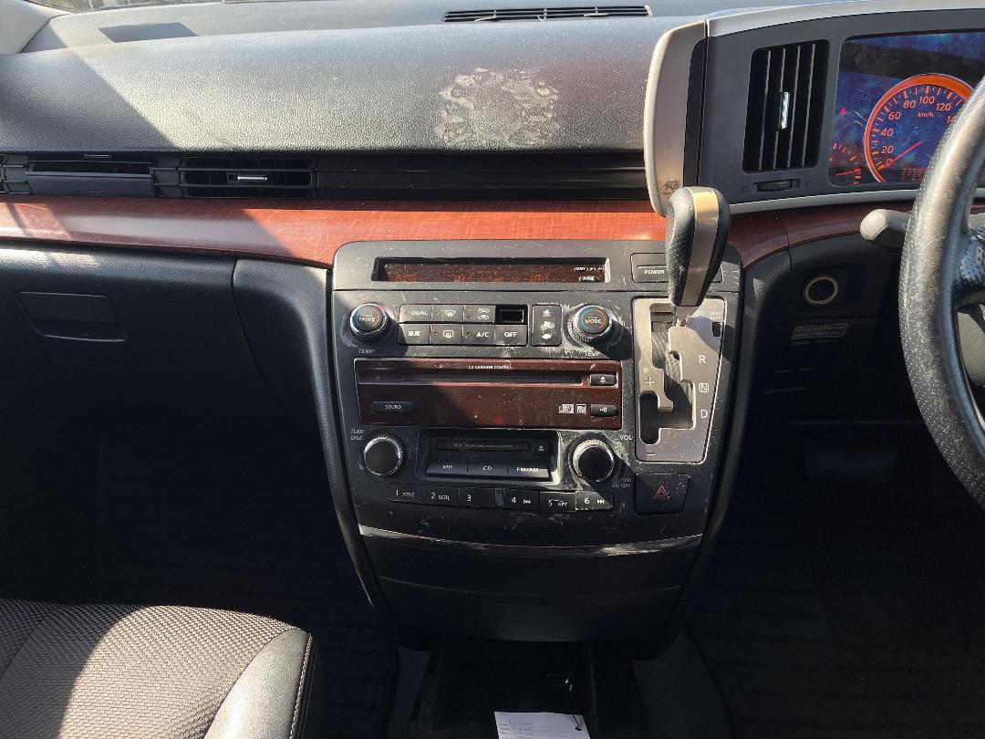 Photo '16' of Nissan Elgrand Photo '16' of Nissan Elgrand